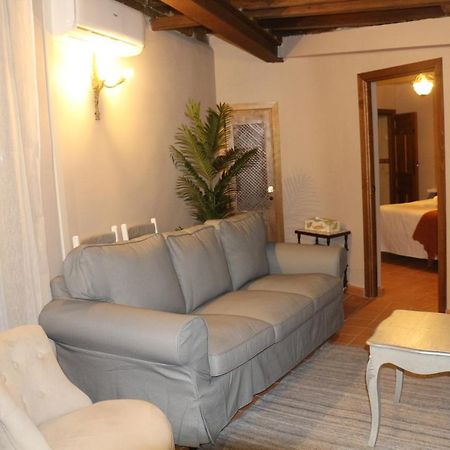 Apartamentos Coliseo Toledo Kültér fotó