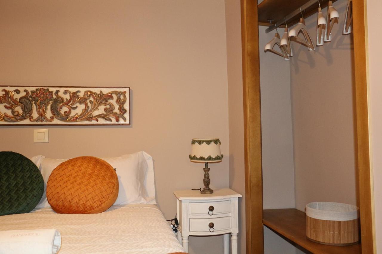 Apartamentos Coliseo Toledo Kültér fotó