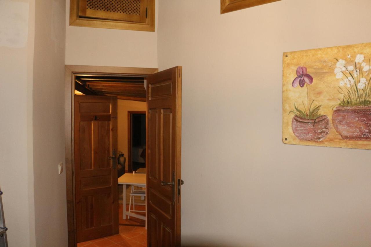Apartamentos Coliseo Toledo Kültér fotó
