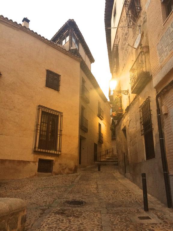 Apartamentos Coliseo Toledo Kültér fotó